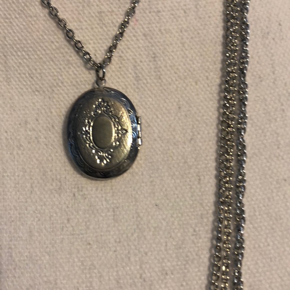 Silver tone multi chain Necklace - Picture 3 of 5